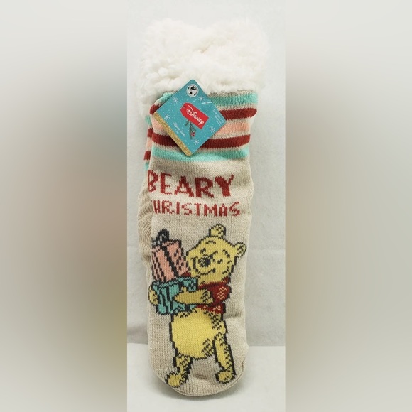 Winnie The Pooh Sherpa Lined Holiday Women's Slipper Socks Shoe Size 4-10, NWT. - Picture 1 of 5